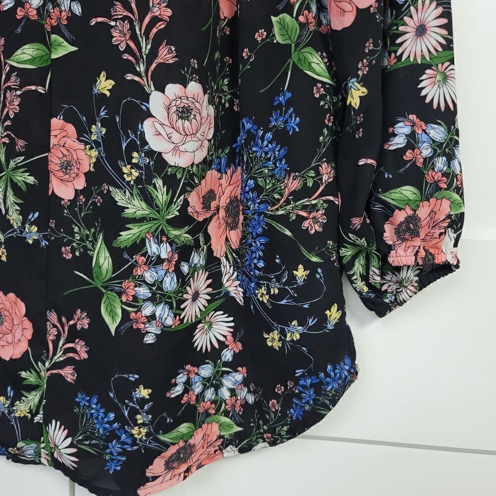 Pleione floral blouse size medium - Picture 5 of 8